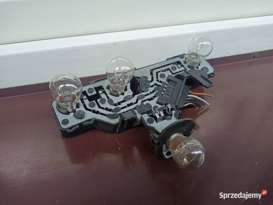 VW Polo III 6N wkład oprawka lampy tył tylnej Oświetlenie łódzkie Sieradz sprzedam