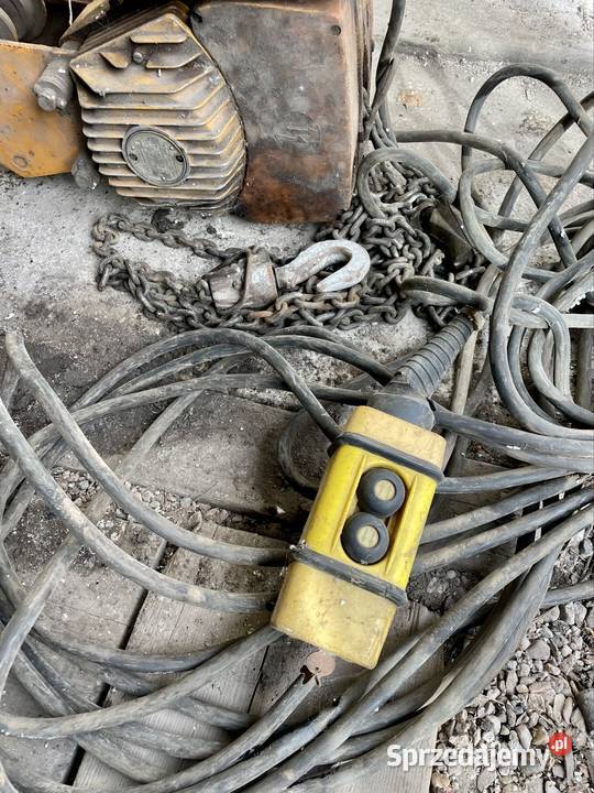 Wciągnik łańcuchowy elektryczny o udźwigu 500 Produkcja Bielany Wrocławskie