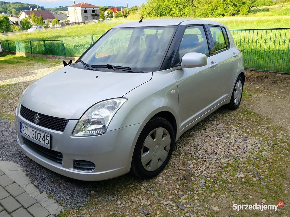 Suzuki Swift 13 benzyna 92 2006r welurowa tapicerka Sławniów