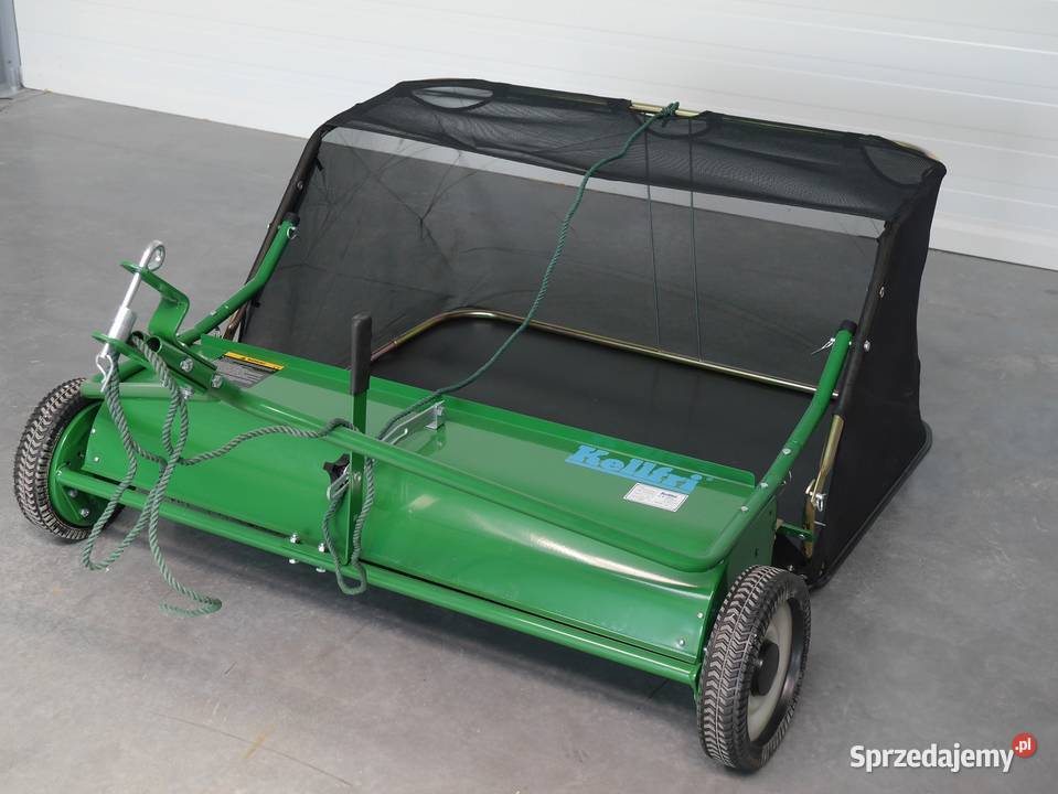 Zbieracz do trawy i liści do holowania z dużym Gorzów Wielkopolski