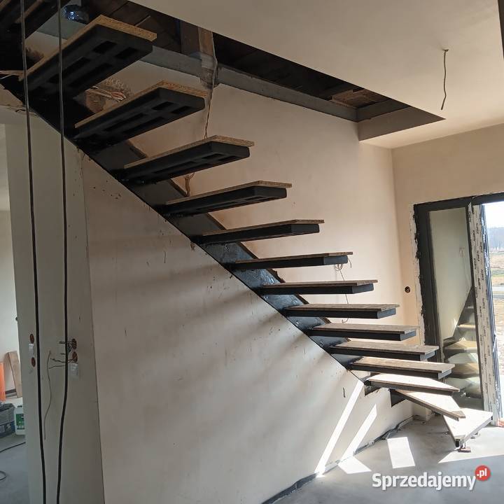 Schody polkowe nowoczesne