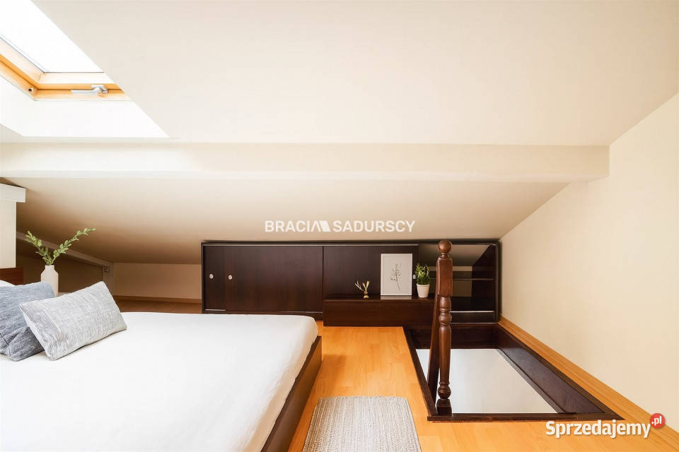 Sprzedam mieszkanie 333 metry 1pok Kraków Rok budowy 1990 Sprzedaż