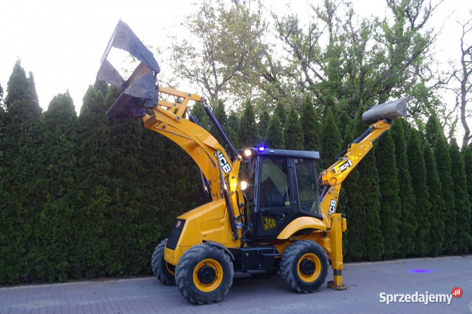 na równych kołach JCB 2CX SM 4 WS JCB 2CX 4x4 Góra Kalwaria