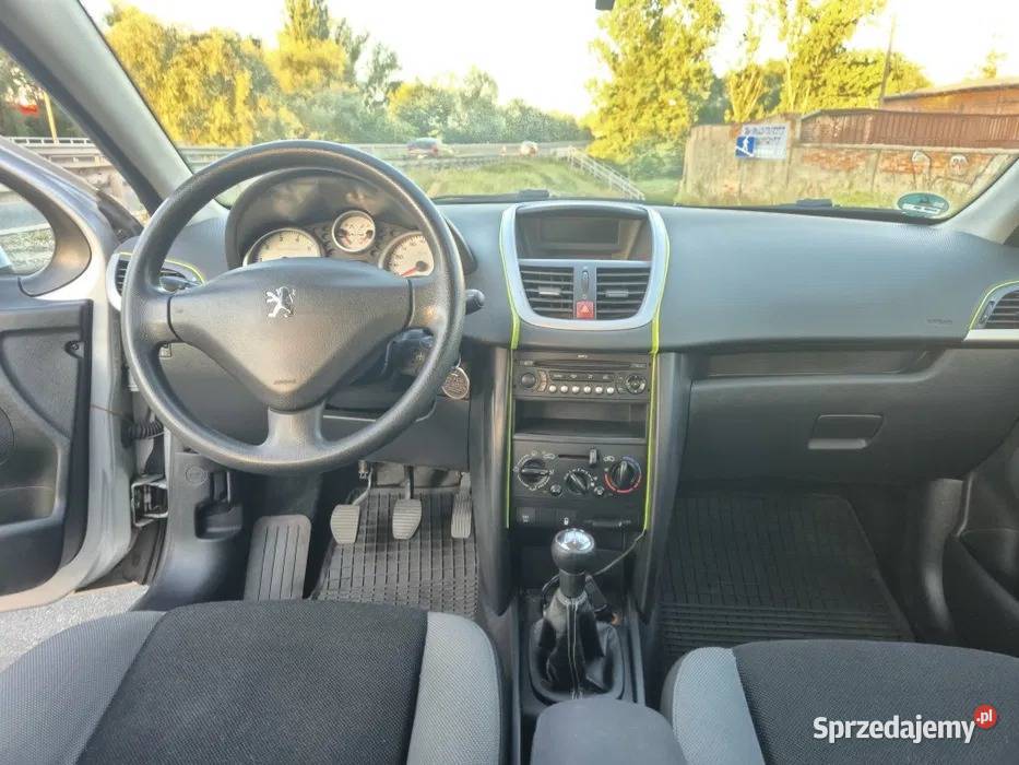 Peugeot 207 14 vti 95 koni 2008r 190 przebiegu 190000km Poznań