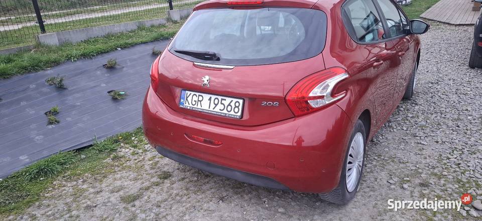 PEUGEOT 208 12 141000km