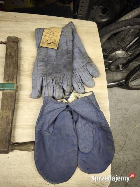 Bawełniane rękawice ochronne okresu PRL Wytwórca Kraków