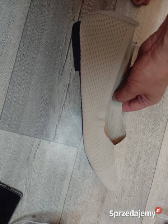 42 Beżowe dzianinowe baleriny wieczorowe 27cm Kraków