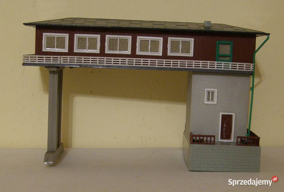 Domek na makietę 7 kolejka nastawnia bramowa Łódź