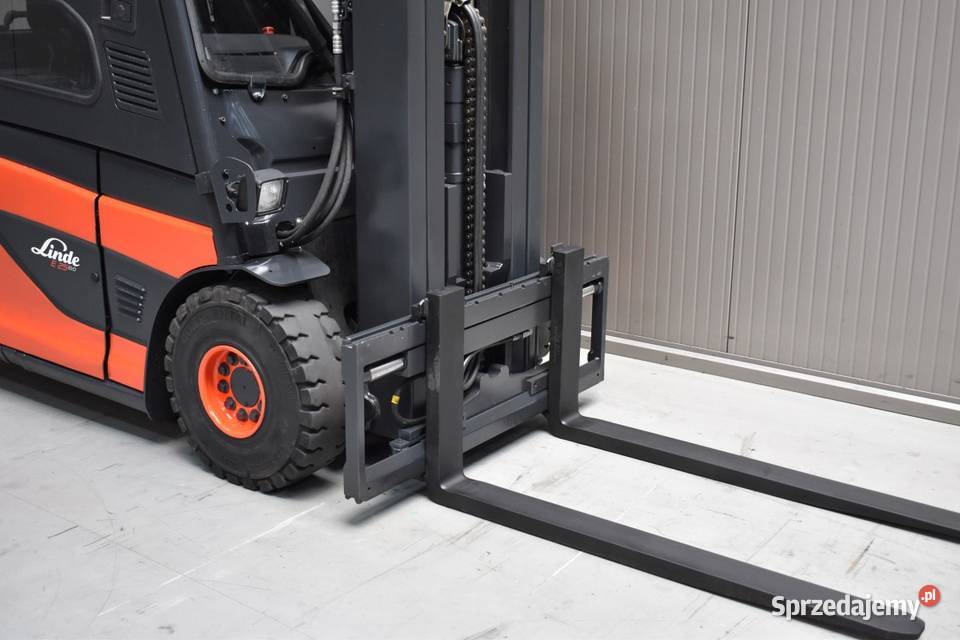 Wózek widłowy LINDE E25 2500 udzwigu TRIPLEX Czechy