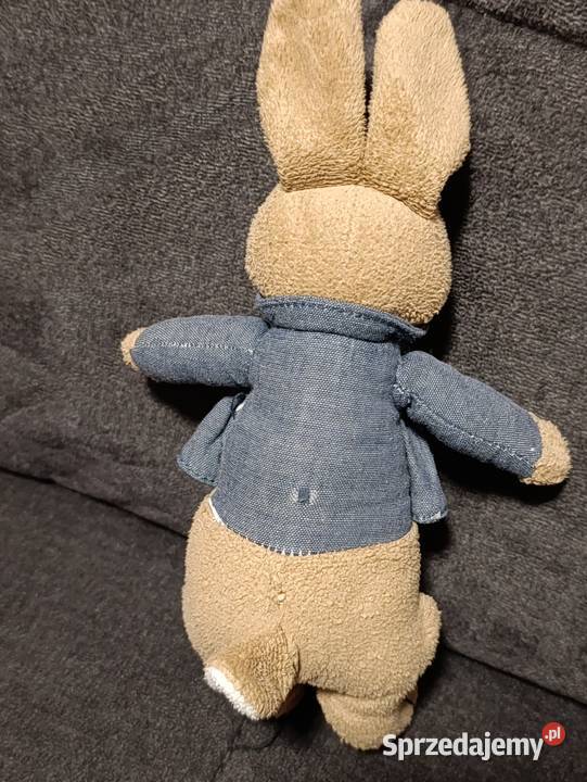 pluszowa maskotka Piotrusia Królika z wersji Poznań