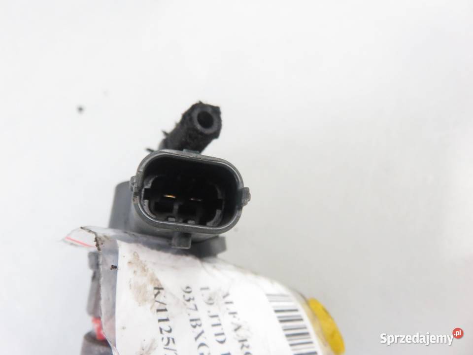 WTRYSKIWACZ ALFA ROMEO 147 19 JTD 0445110111 osobowe Wtryskiwacze Motoryzacja