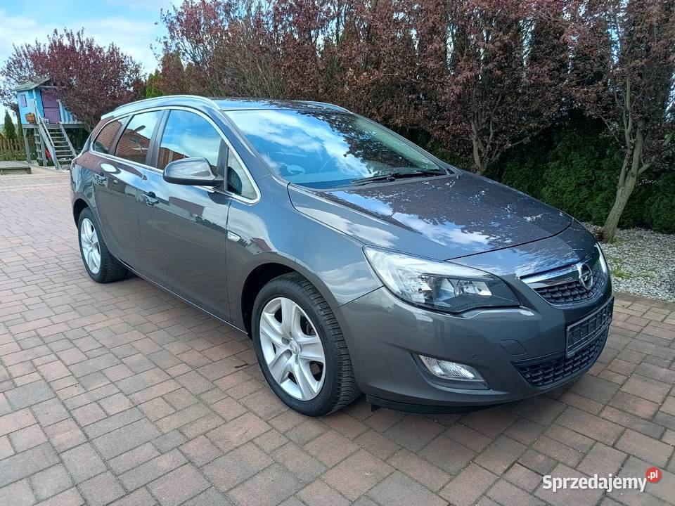 Opel Astra J Cosmo 2011r 2,0d 160KM Bezwypadkowy SPORT TOURER z Niemiec