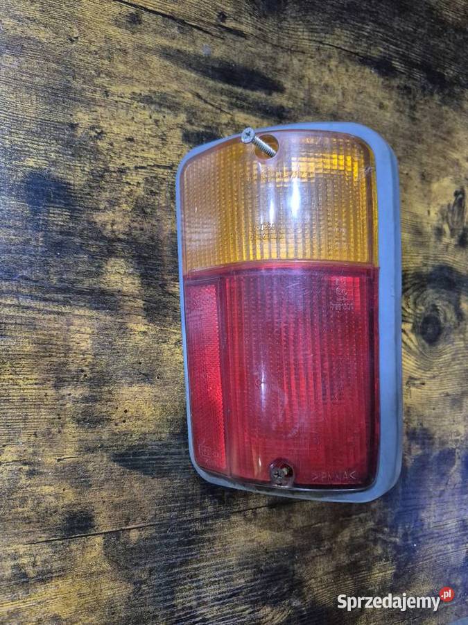 Lampa tylna prawa fiat 126p Dobrodzień