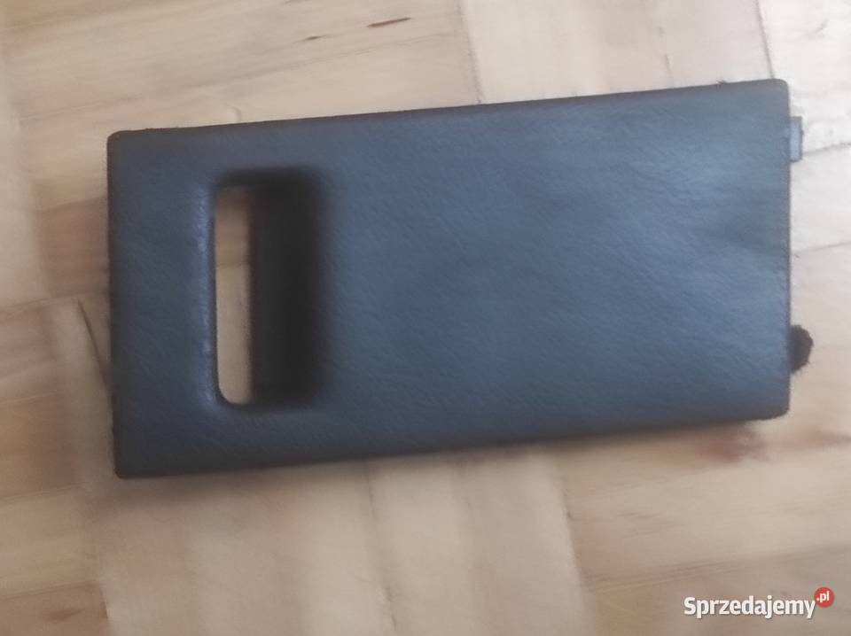 klapka bezpieczników nissan primera p10