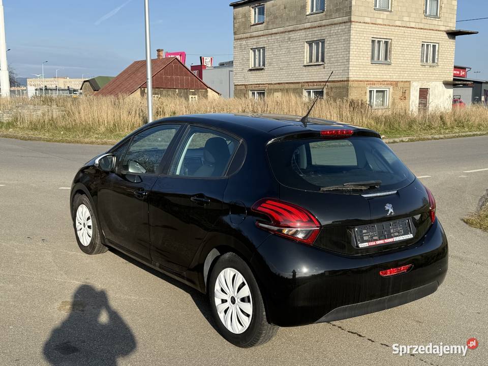 Peugeot 208 10 50 kW 2015 niski przebieg 35 000 Krosno