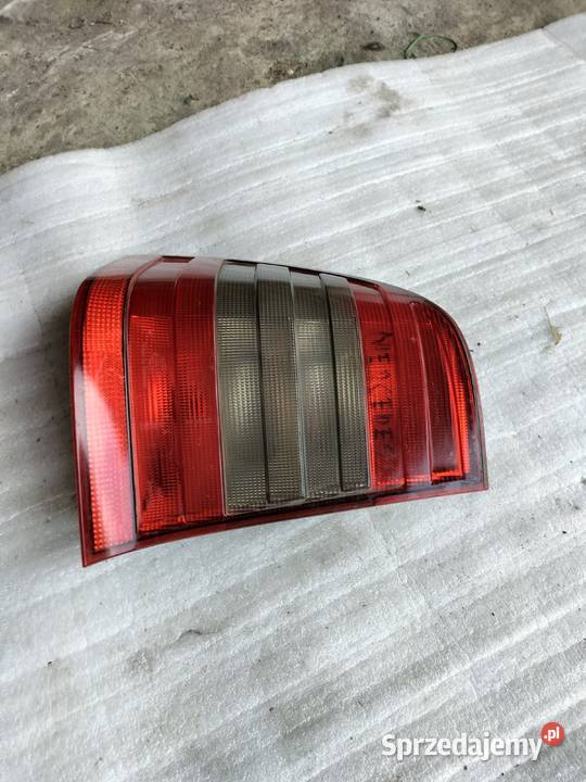 MERCEDES W202 LAMPA TYŁ TYLNA LEWA 2028203964 Oświetlenie