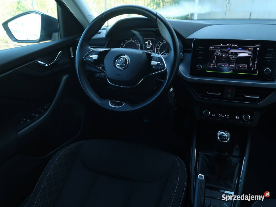 Skoda Kamiq 10 TSI komputer pokładowy