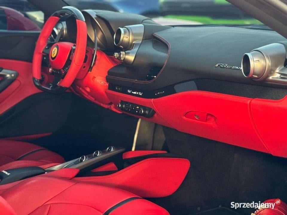 Ferrari F8 TRIBUTO 2020 CARBON Wrocław