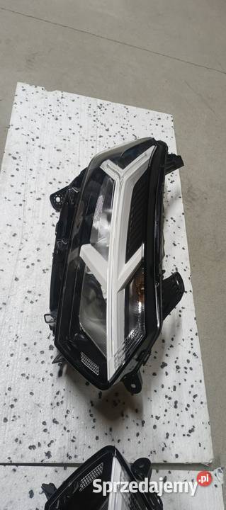 LAMPA DACIA SANDERO III PRAWA Lampy przednie Barcin sprzedam