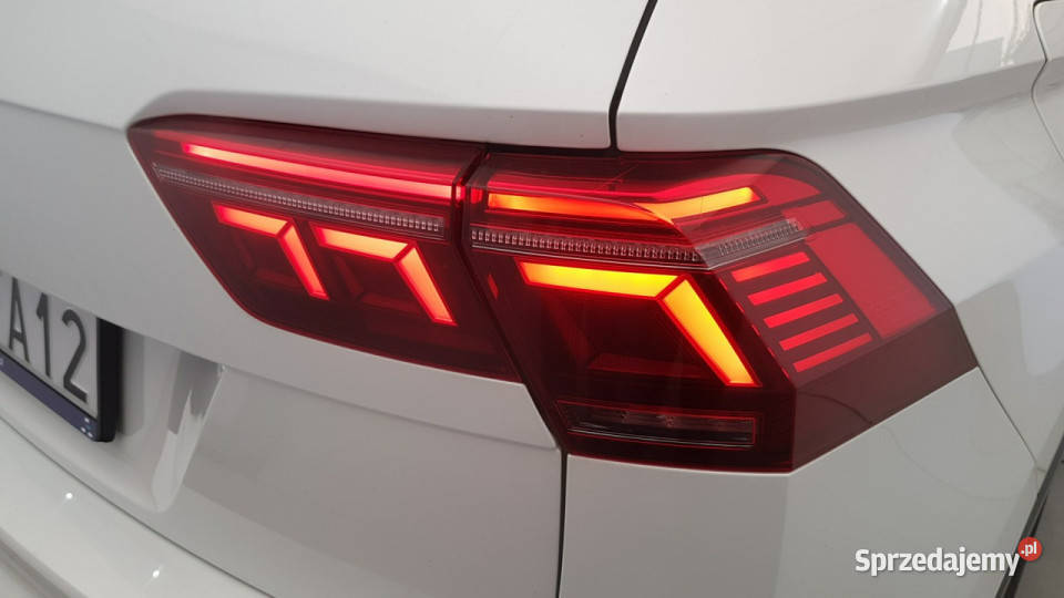 Volkswagen Tiguan 15 TSI EVO Elegance DSG Z światła do jazdy dziennej mazowieckie sprzedam