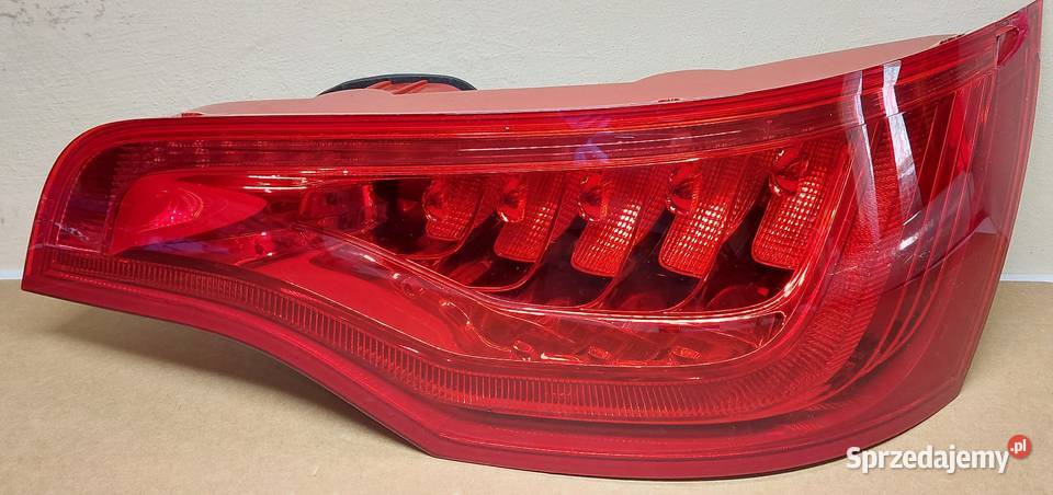 LAMPA TYLNA LED PRAWA AUDI Q7 2010 4L0945094G