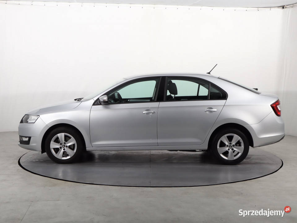 Skoda Rapid 10 TSI srebrny