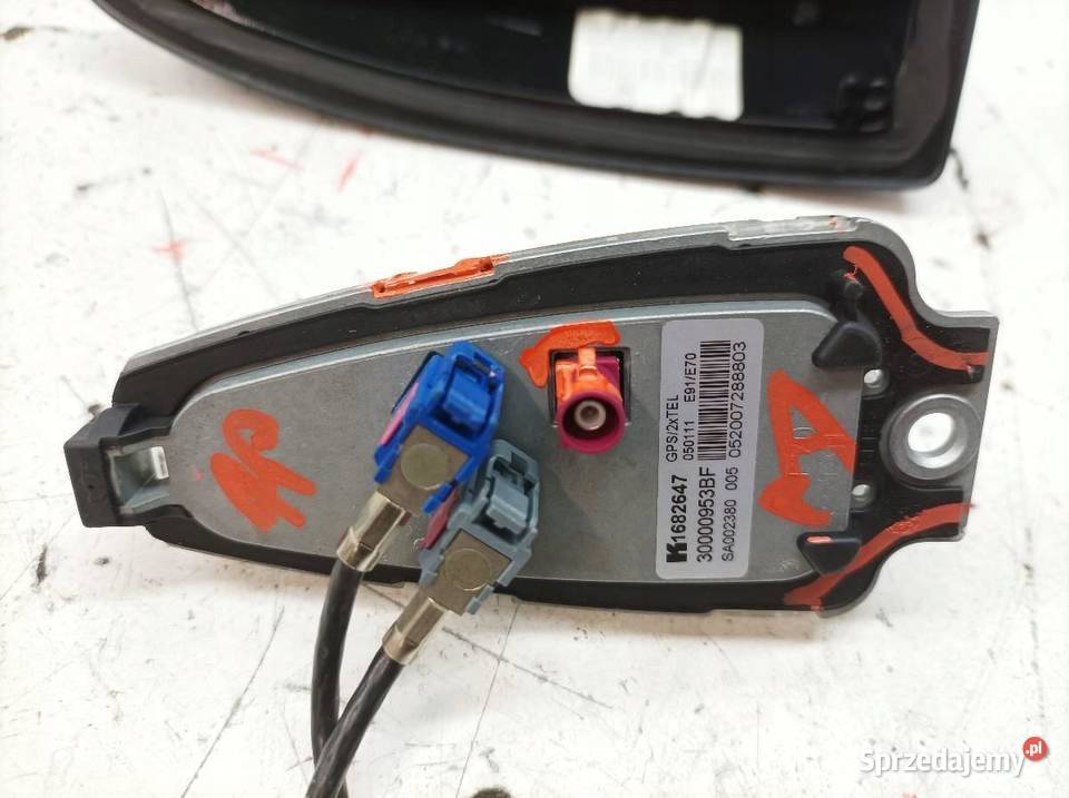 ANTENA KAROSERYJNA 1682647 668 Bmw Seria 5 VI Wyposażenie elektryczne