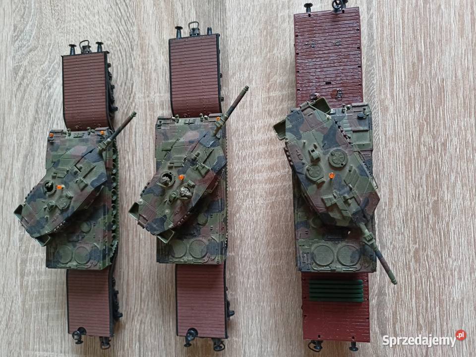 6 wagonow z pojazdami wojskowymi skala HO nowe Lublin