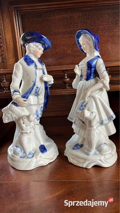 Figurka pary Damy z pieskiem i Dworzanina z sprzedam