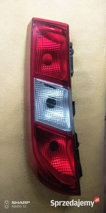 Dacia Dokker lampa tylnia lewa Europa Oryginał lampy tylne łódzkie Łódź