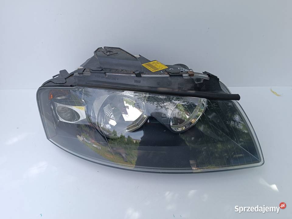 AUDI A3 8P 0308 LAMPA PRZÓD PRZEDNIA PRAWA osobowe Części samochodowe Słowikowo