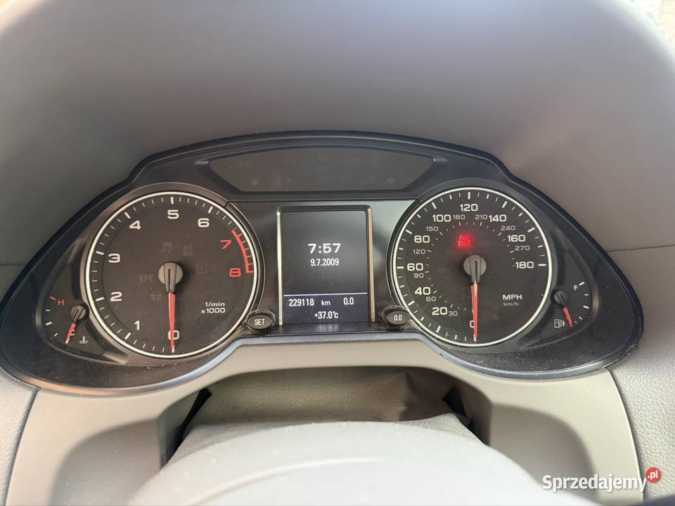 Audi Q5 32 FSI Rok produkcji 2010 Olsztyn