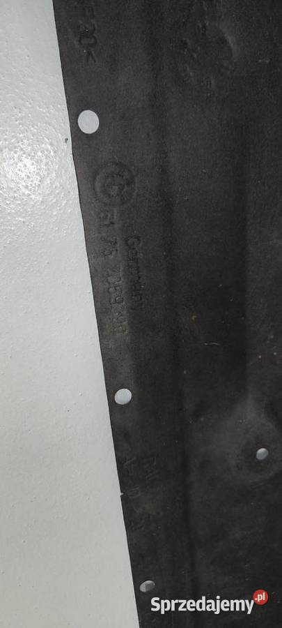 BMW 1 E81 Osłona podowizia boczna prawa 51 75 7 Katowice