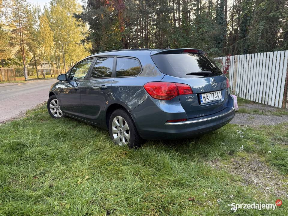 Opel Astra J 16 Sports Tourer 347550km Dęblin