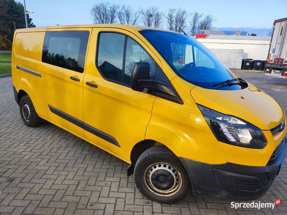 Ford Transit z 2015 roku silnikiem 22 6 osób Ryki