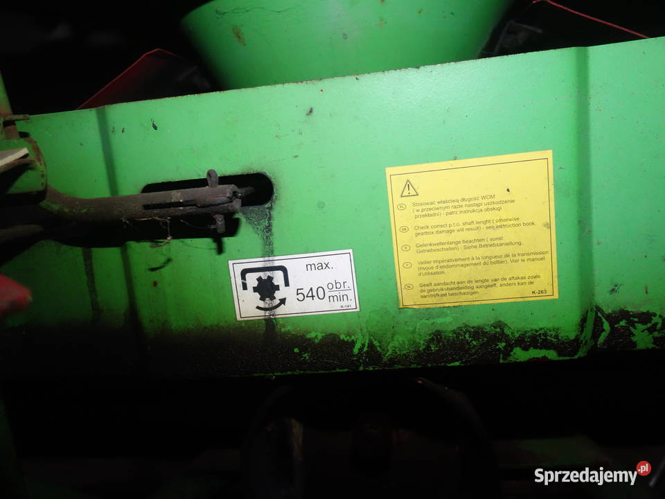 Rozsiewacz nawozów Agromet RNZ 2005 wielkopolskie Młotkówko