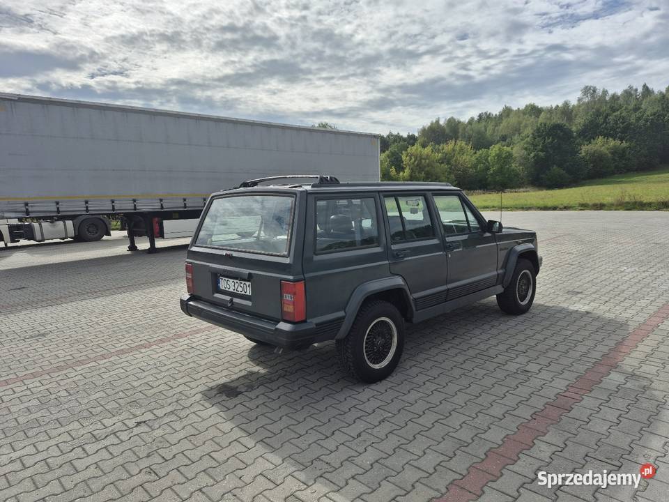 Jeep Cherokee XJ 40 LPG Rok produkcji 1992 świętokrzyskie Starachowice