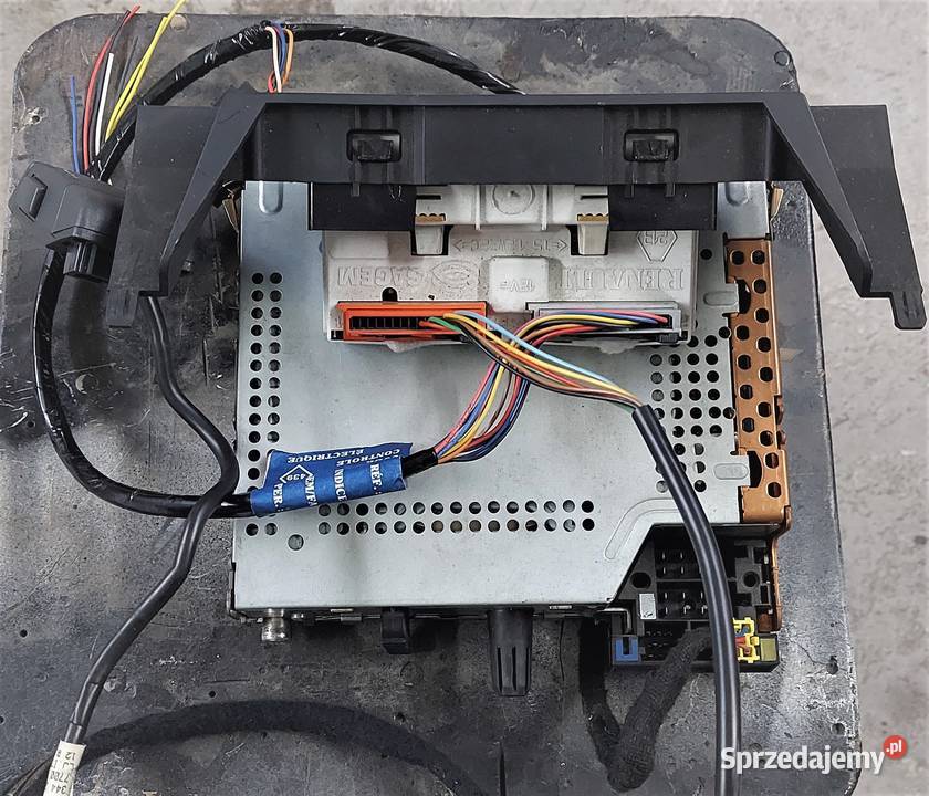 Radio wyświetlacz sterowanie pod kierownicą Sprzęt audio fabryczny Rzeszów