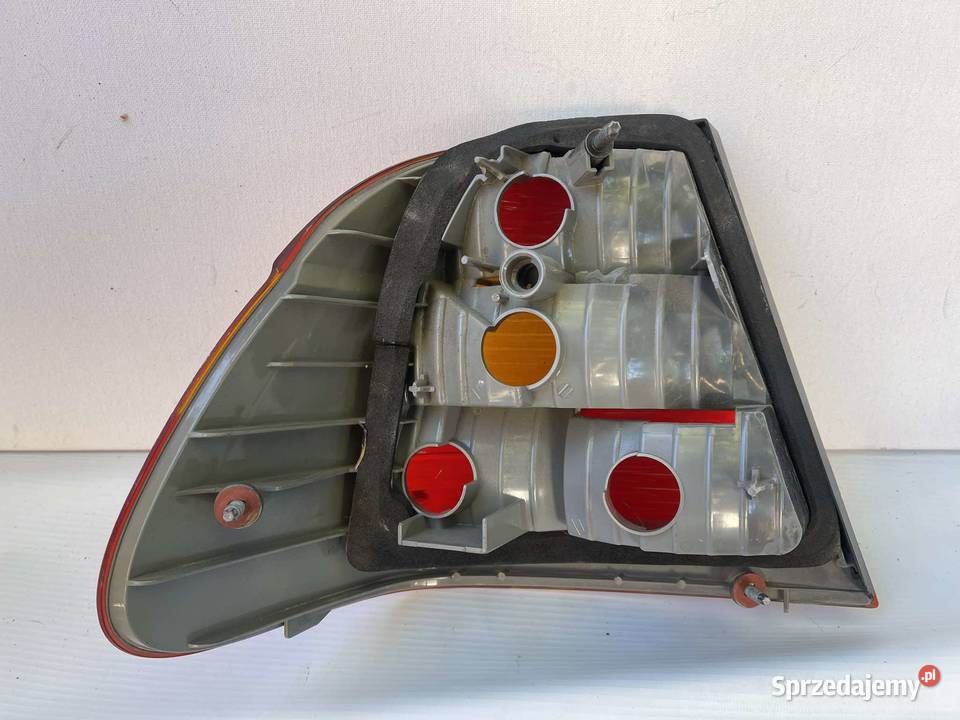 BMW 3 E46 SEDAN PRAWA LAMPA TYŁ Lampy tylne