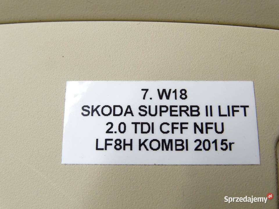 LAMPKA OŚWIETLENIE KABINY PODSUFITKI 3T0947105 sprzedam