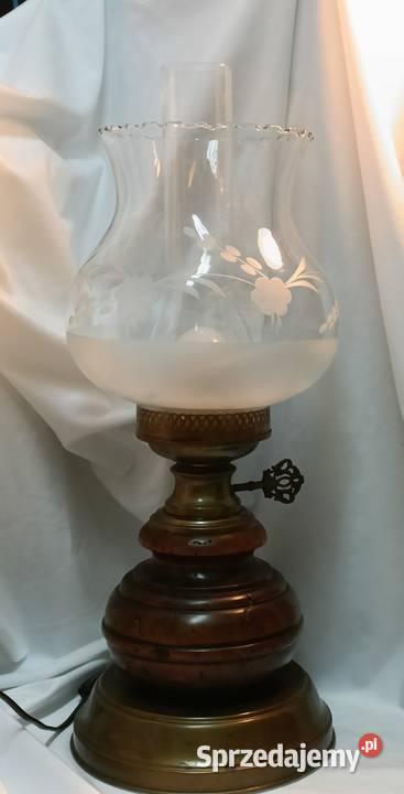 Lampa stołowa stylizowana na naftową drewno i Góra