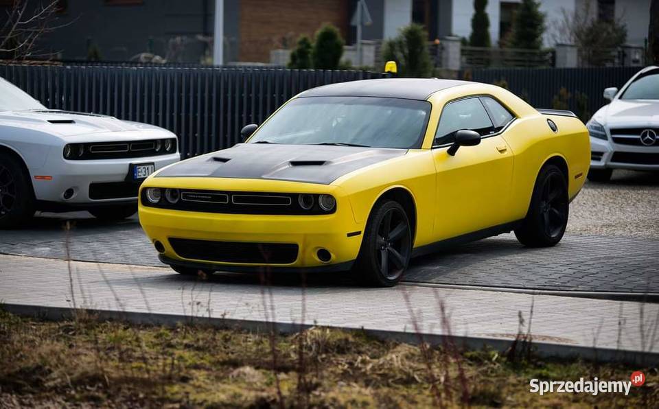 Dodge Challenger V6 dodatki SRT FV23 w 88000km Bełchatów