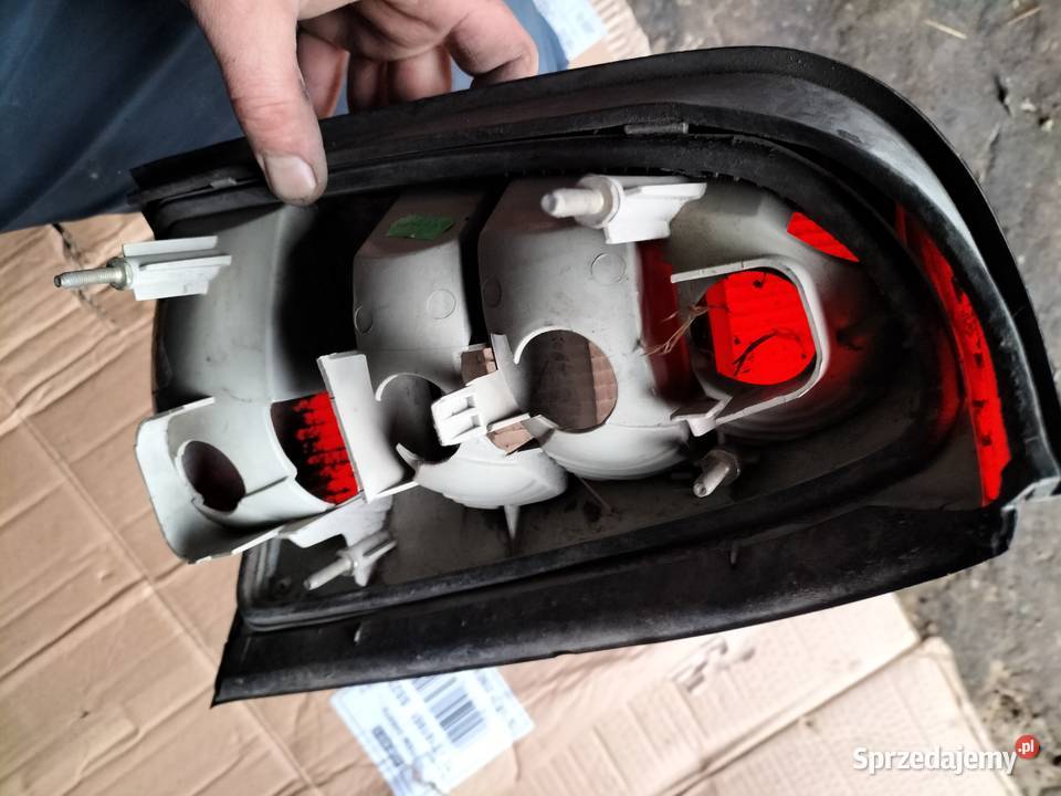 LAMPA TYŁ TYLNA OPEL VECTRA B KOMBI