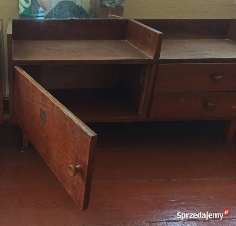 Toaletka PRL z lustrem