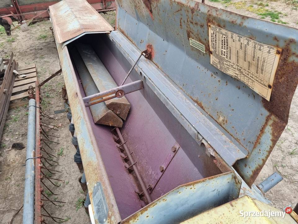Rozsiewacz Amazone otwierany hydraulicznie Rozsiewacze nawozów Grodków