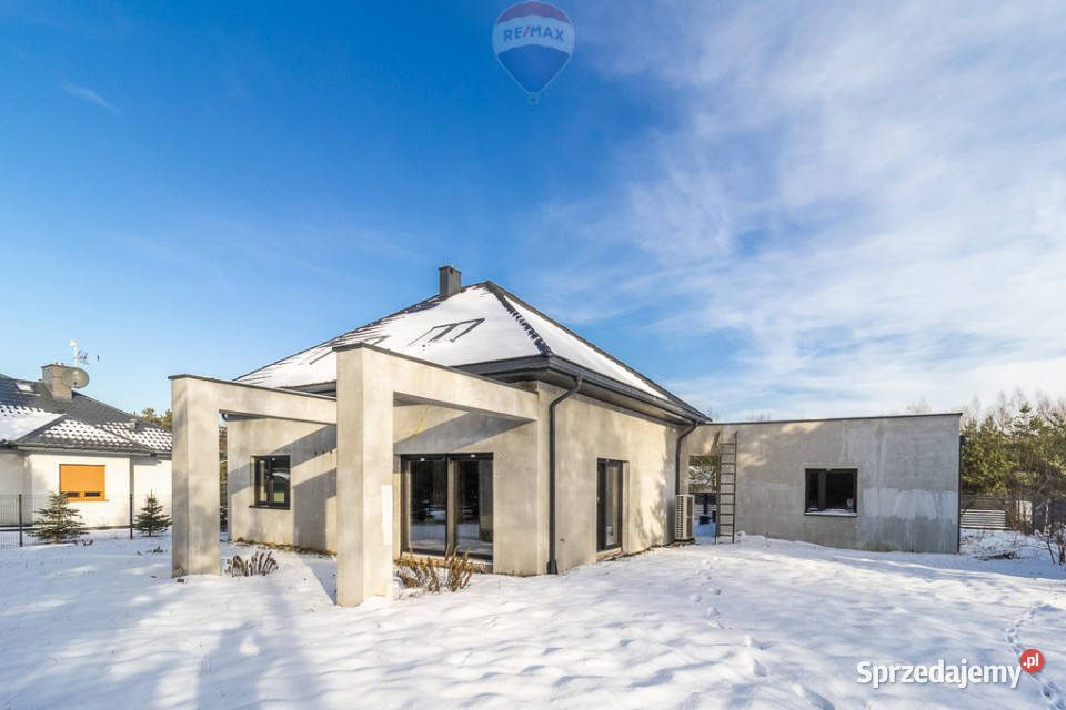 Nowy dom z pompą ciepła i garażem Łodzi