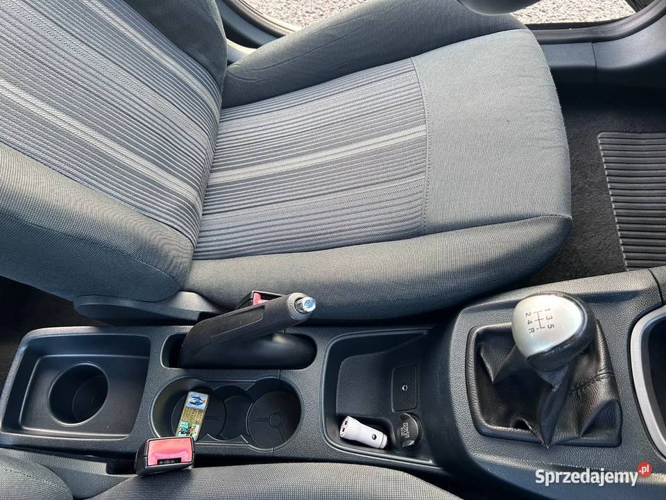 Zadbany Ford Fiesta MK7 2009 125 l benzyna 82 Zarejestrowany w Polsce