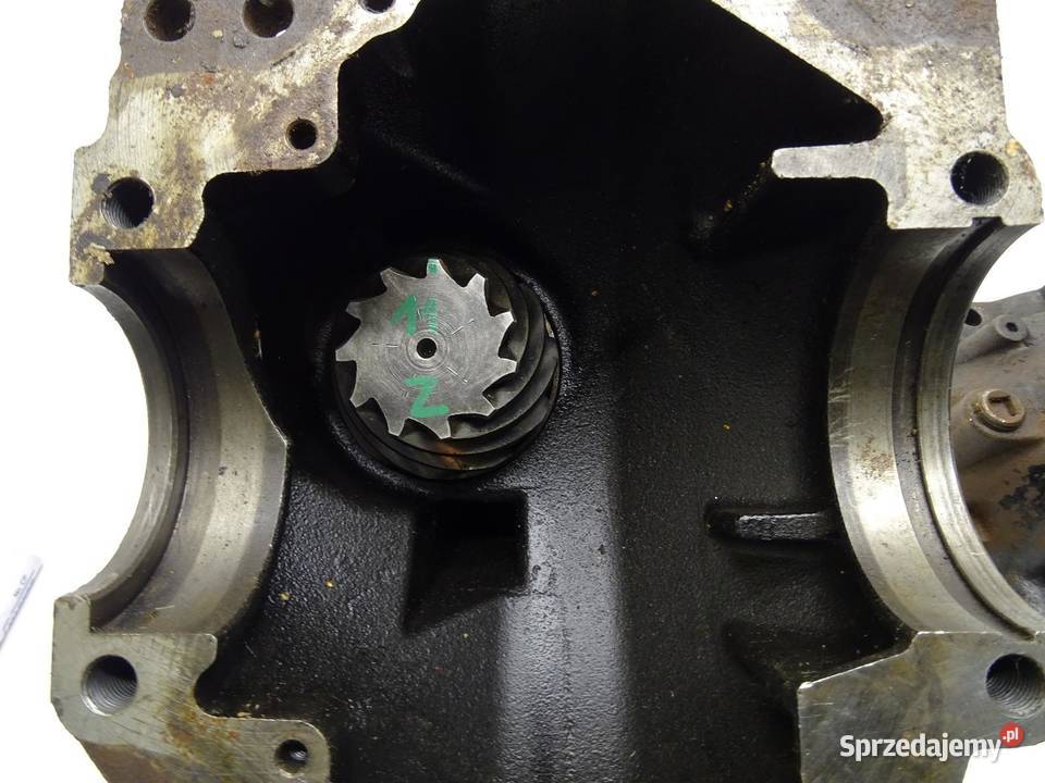 OBUDOWA MOSTU PRZÓD PRZEDNIEGO ŻELIWNA SUZUKI