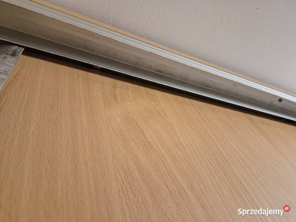 Zlecę naprawę drzwi szafy Warszawa