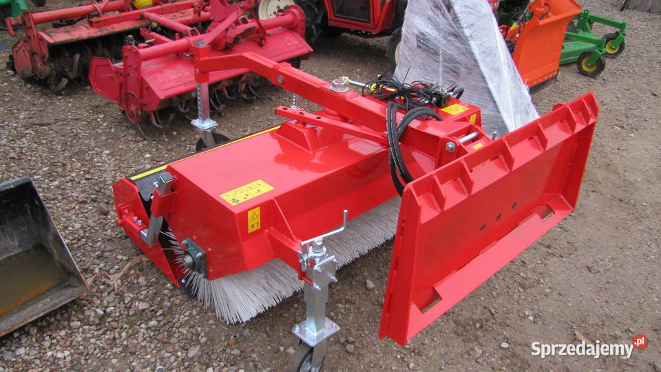 Zamiatarka walcowa 6001400 montaż na płycie Spalinowe